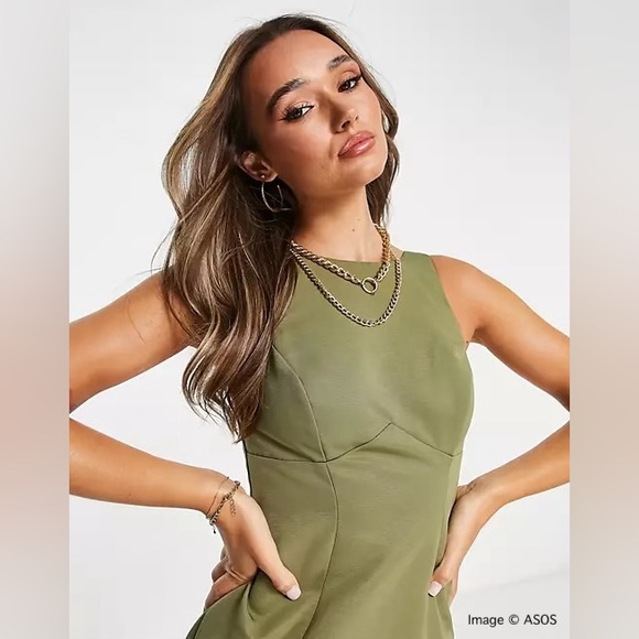 Racer Neck Structured Mini Dress with Seam Detail Size 6 - Picture 4 of 6